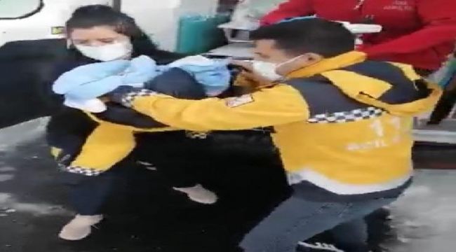 Ambulans helikopter kapanan yolda mahsur kalan bebek için havalandı