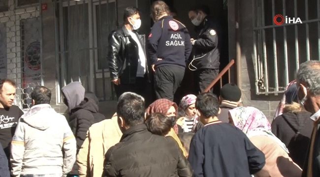 Esenler'de çatı katı yangını