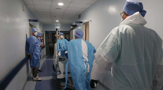 Fransa'da Covid-19 salgınında 2 gün üst üste vaka rekoru