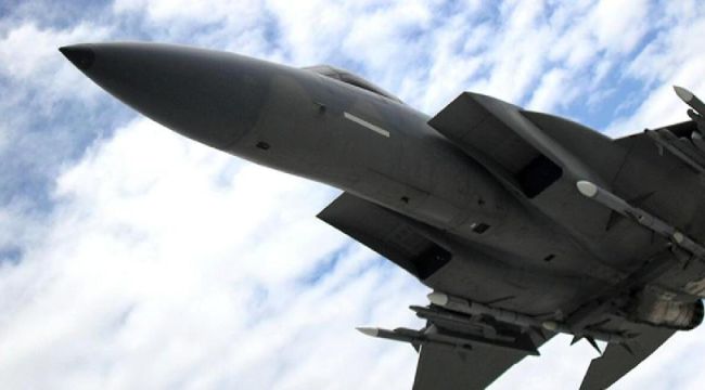 Japonya'da savaş uçağı radardan kayboldu
