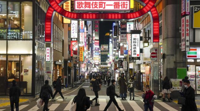 Japonya'da yarı OHAL'e rağmen insan trafiği azalmadı