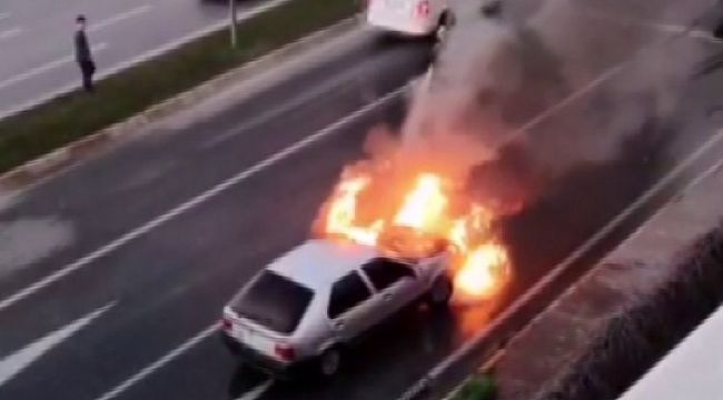 Otomobil alev alev yandı, sürücü son anda kurtuldu