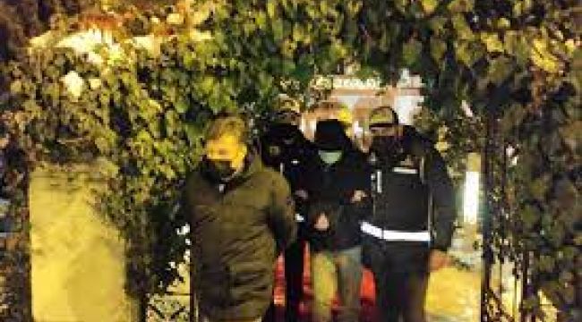 Rüşvet alırken yakalandığı iddia edilen danışman emniyette