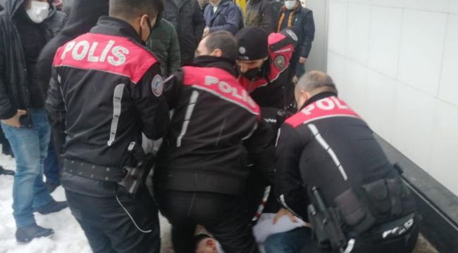Sopalı kavgayı polis güçlükle önledi