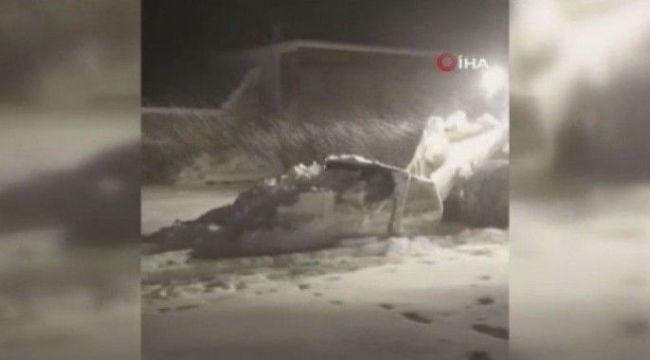 Suriye'de kar fırtınası 47 mülteci kampına zarar verdi
