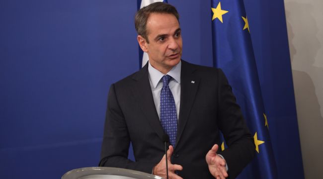 Yunanistan'da kar fırtınası sonrası Miçotakis'ten özür