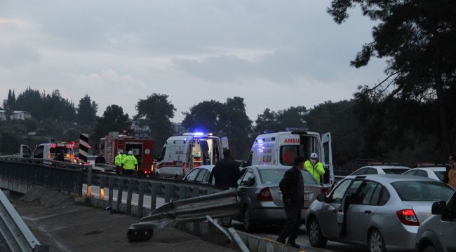 1 kişinin öldüğü ve otomobilin hurdaya döndüğü kazada yaralıyı kurtarma seferberliği