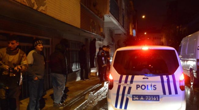 3 katlı binanın bahçesinde yaşanan göçük panik oluşturdu