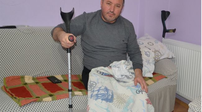 Arkadaş kavgasını ayırmak isteyen muhtar silahla vuruldu