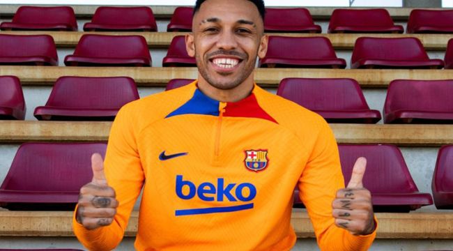 Barcelona, Aubameyang'ı kadrosuna kattı
