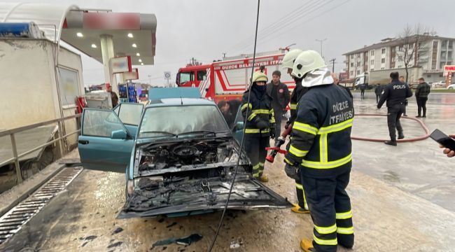 Benzin istasyonunda otomobil yandı