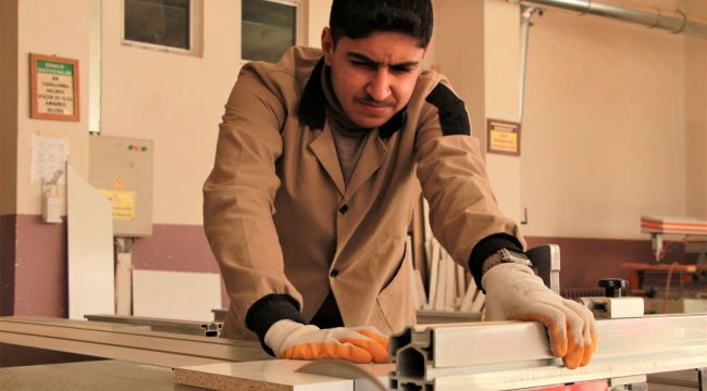 Bingöl'de fabrika gibi okul