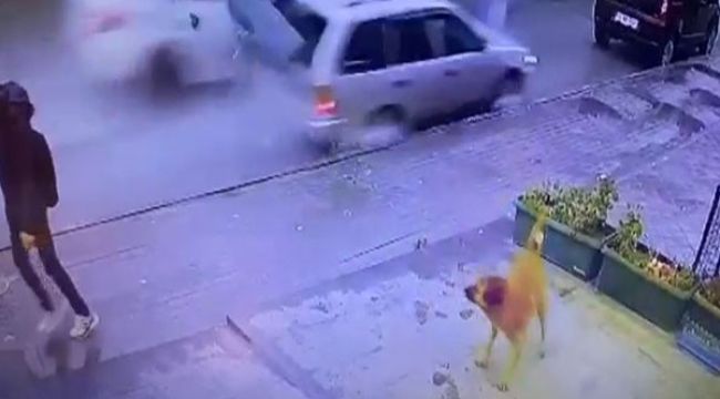 Büyükçekmece'de ehliyetsiz sürücü park halindeki araçlara çarptı