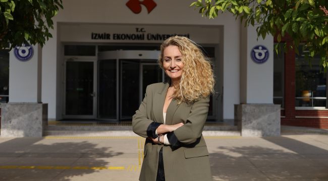 DÜNYACA ÜNLÜ ÜNİVERSİTEYE İZMİRLİ AKADEMİSYEN