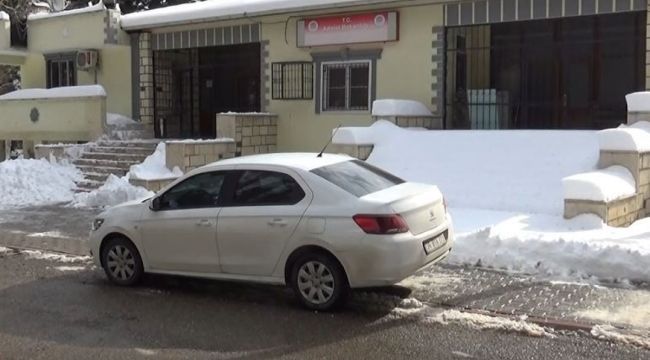 Haber alınamayan şahıs bıçaklanarak öldürülmüş halde bulundu