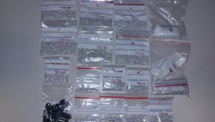 Havalimanı'nda kaçak pırlanta operasyonu