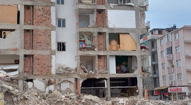 Kentsel dönüşüm müteahhidin skandalını ortaya çıkardı