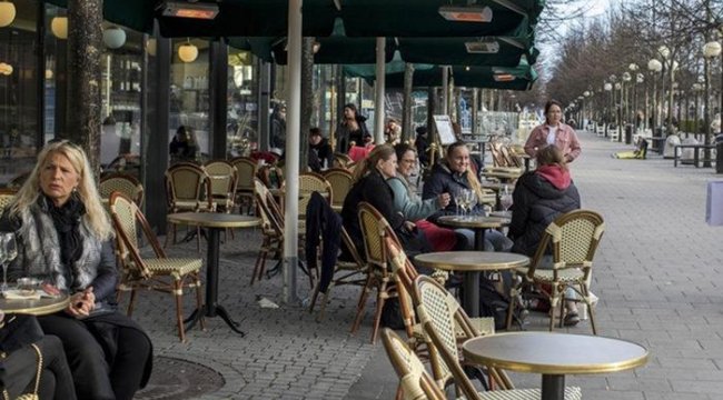 Norveç tüm koronavirüs kısıtlamalarını kaldırdı