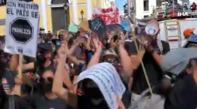 Porto Riko'da kamu çalışanları maaş zammı için sokağa indi
