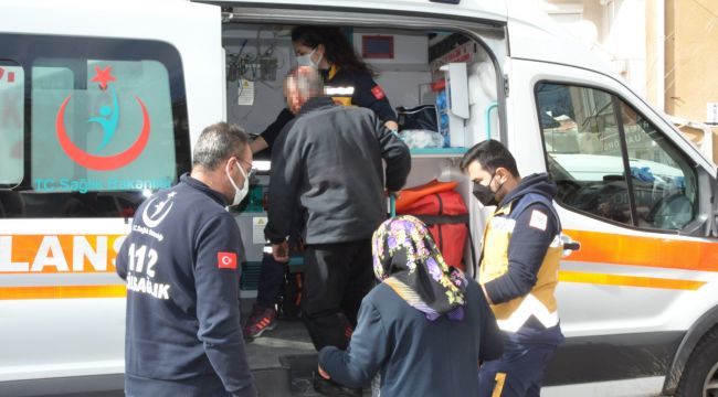 Sokakta karşılaştığı eski damadı tarafından bıçaklanan adam hastanelik oldu