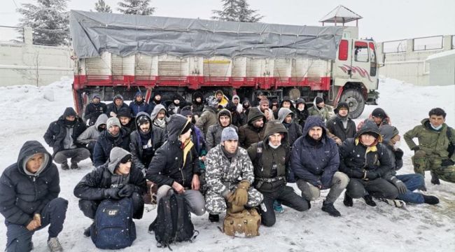 Van'da 62 düzensiz göçmen yakalandı