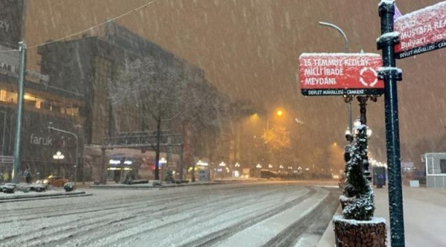 Ankara'da kar yağışı etkili oldu