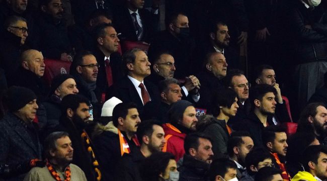 Bakan Kasapoğlu, TFF Başkanı Özdemir ve başkanlar maçı beraber izledi