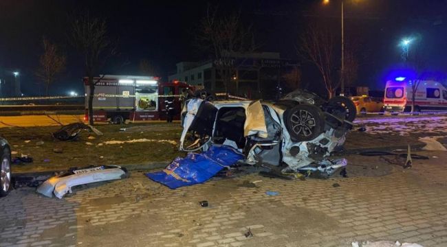 Bursa'da otomobil taklalar atarak 50 metre sürüklendi