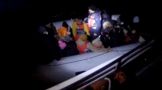 Çanakkale açıklarında 33 göçmen kurtarıldı