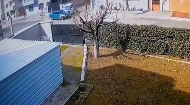 Dikkatsiz sürücüler kafa kafaya çarpıştı