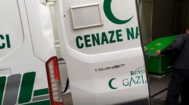 Evinde bıçaklı saldırıya uğrayan kişi hayatını kaybetti