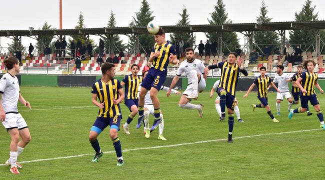 Genç Horozlar, MKE Ankaragücü'nü elinden kaçırdı