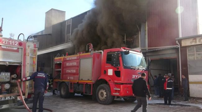 Hatay'da mobilya atölyesinde yangın paniği