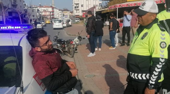 Hurdaya ayrılan motosiklet ile kaza izlerken yakalandı