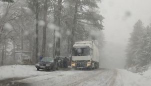 Kazdağları'nda aniden bastıran kar sürücülere zor anlar yaşattı