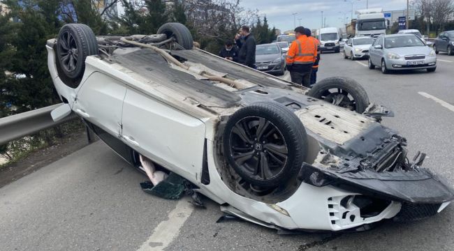 Maltepe'de kontrolden çıkan otomobil, 60 metre sürüklenerek takla attı