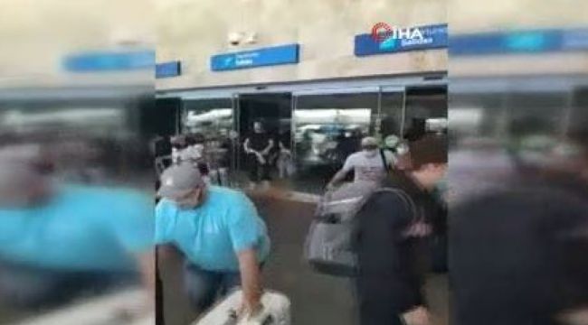 Meksika'nın Cancun havaalanında silahlı saldırı paniği