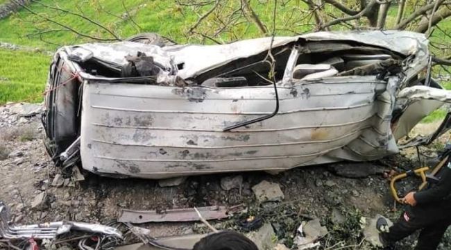 Pakistan'da yolcu minibüsü devrildi