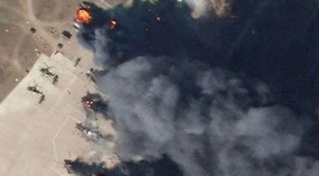 Ukrayna ordusu Herson Havaalanı'ndaki Rus helikopterlerini vurdu