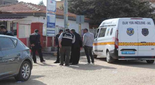 Velilerin okul önündeki kavgasında kan aktı