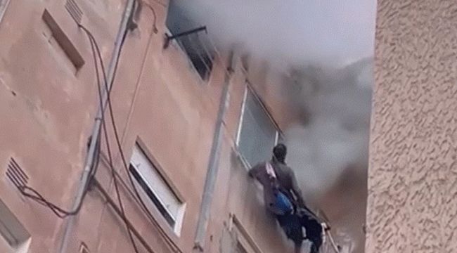 Yangından kaçan kişi çamaşır ipleri sayesinde hayatta kaldı