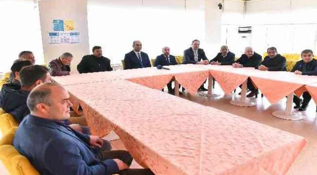 ABB'nin bilgisayar eğitimine katılan muhtarlarda mezuniyet sevinci