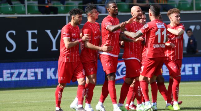 Antalyaspor'da Haji Wright, performansıyla göz dolduruyor