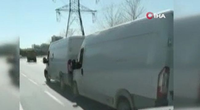 Bağcılar'da ticari araçların tehlikeli oyunu kamerada