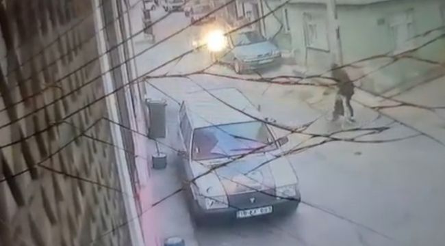 Bursa'da yolda yürüyen genç kız köpeğin saldırısına uğradı
