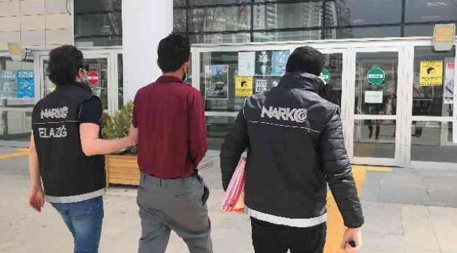 Elazığ'da uyuşturucu satarken suçüstü yakalanan şüpheli adliyeye sevk edildi