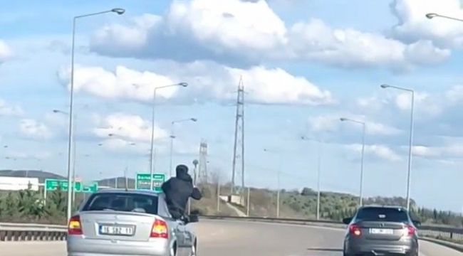 Fotoğraf çekmek için canını tehlikeye attı