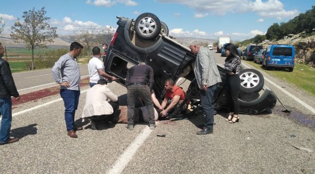 Gaziantep'te iki aracın çarpıştığı kazada can pazarı