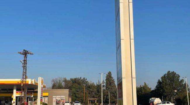 Kırklareli'nde akaryakıt istasyonunun tabelasına çarpan otomobilin sürücüsü öldü