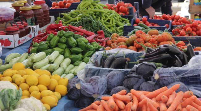 Pazarda fiyatlar cep yakıyor